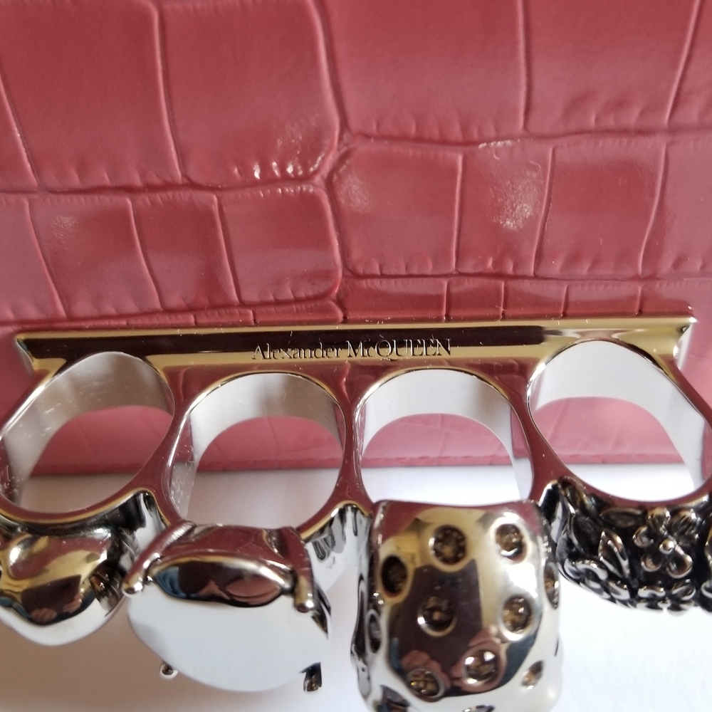 Alexander McQueen Four Ring Croc-Embossed Leather Crossbody Bag Pink - Picture 7 of 10
